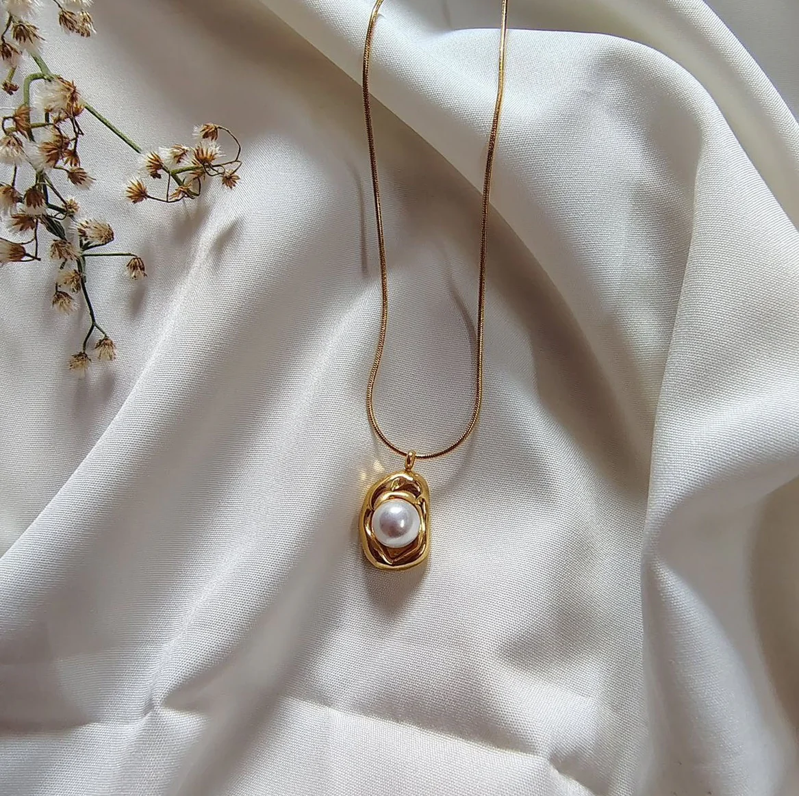 📌 pearl pendant chain