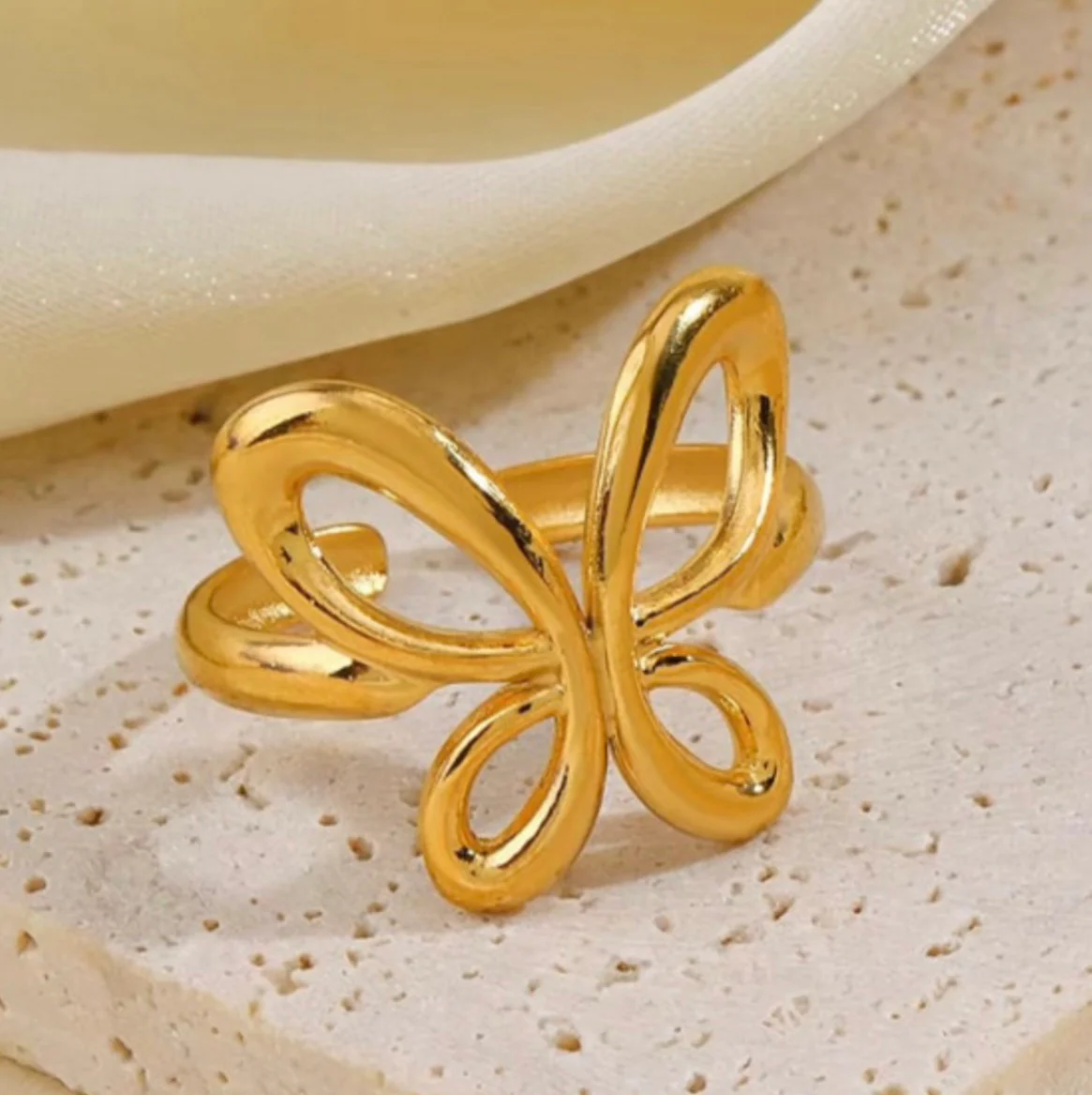 Butterfly ring