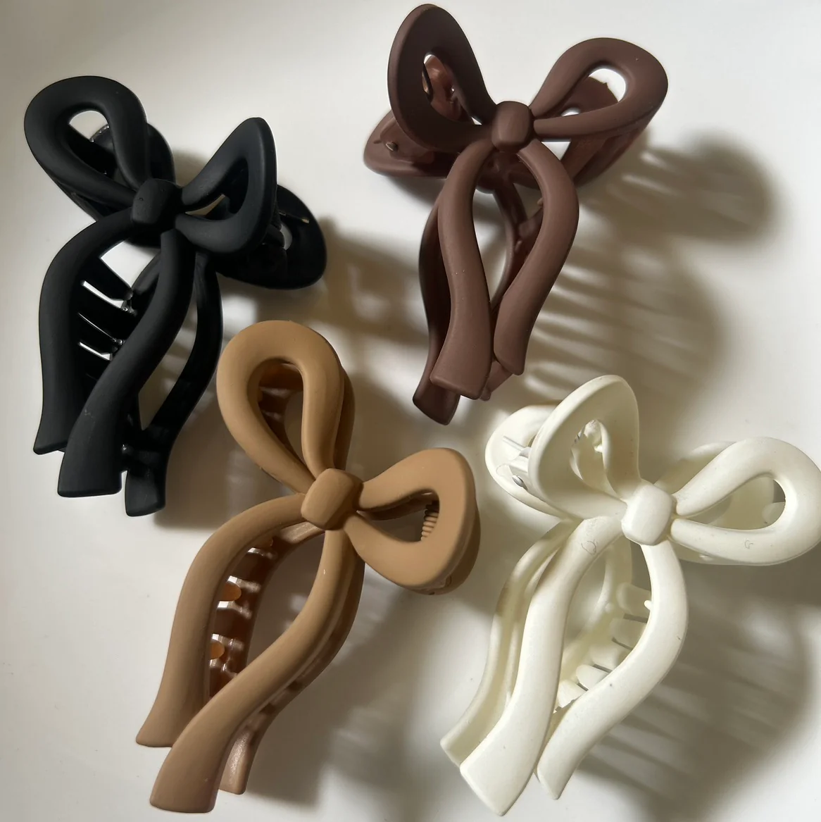 Medium bow clips