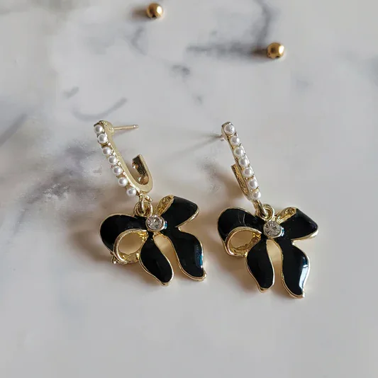Black bow pearl earing