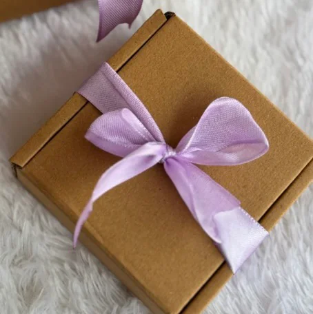 Add ribbon for ur hampers