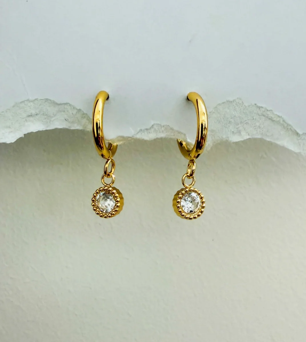 Anti tarnish hoops round Huggies